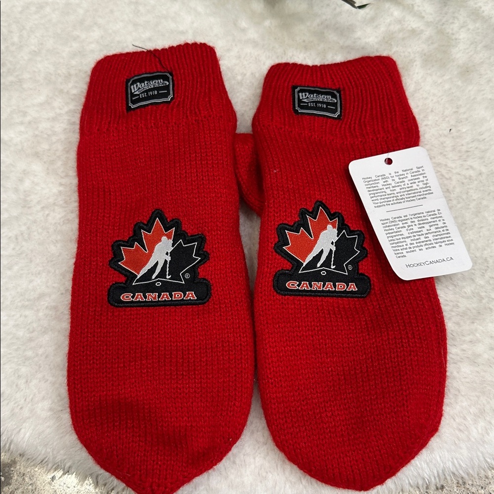 Nwt. Watson hockey mittens